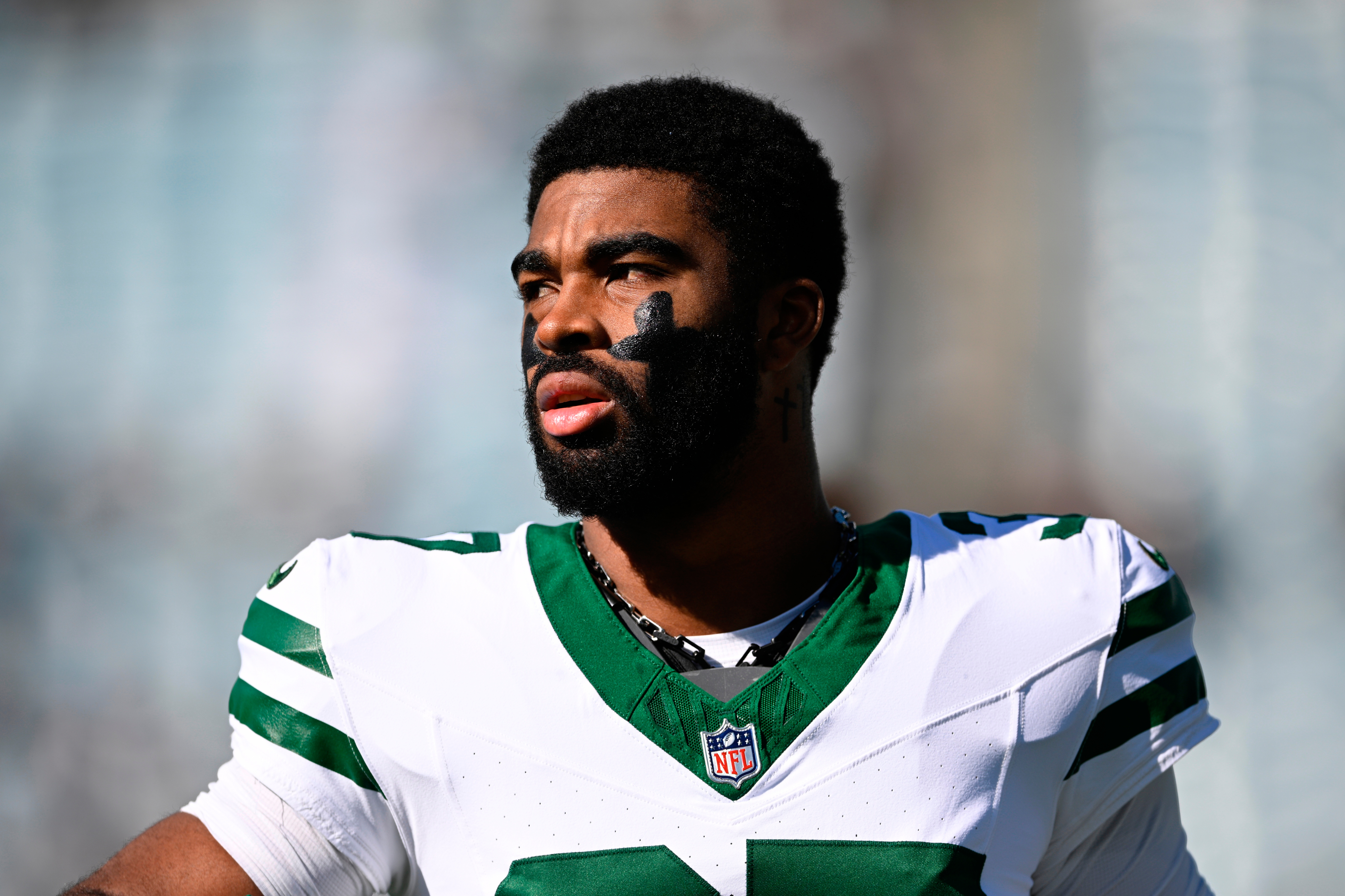 New York Jets' Qwan'tez Stiggers taken to hospital after briefly losing consciousness at practice