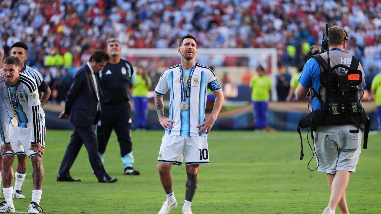 Argentina's Lionel Messi (10) cries at the end of the World Cup final soccer match between Spain and Argentina in East Rutherford, N.J., near New York, Sunday, July 19, 2026.