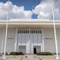 Kennedy Center votes to restore Trump's name and close for 2 years, challenging a judge's order