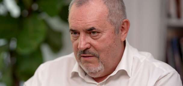 This anti-war politician just fled Russia. He believes Putin knows the war is costing him support
