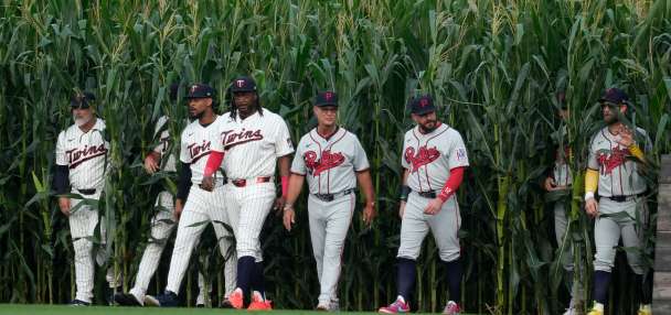 Field of Dreams welcomes Hall of Fame, as 26 members come out of the corn for Phillies-Twins game