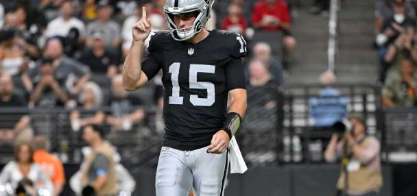 No. 1 pick Fernando Mendoza throws TD pass in preseason debut for Raiders in 27-14 loss to Cardinals