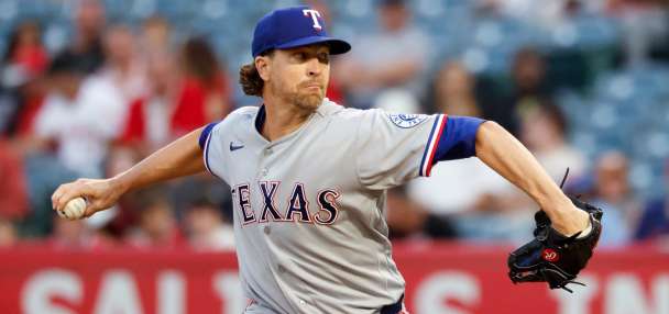 Rangers pitcher Jacob deGrom leaves start against Angels because of right triceps fatigue