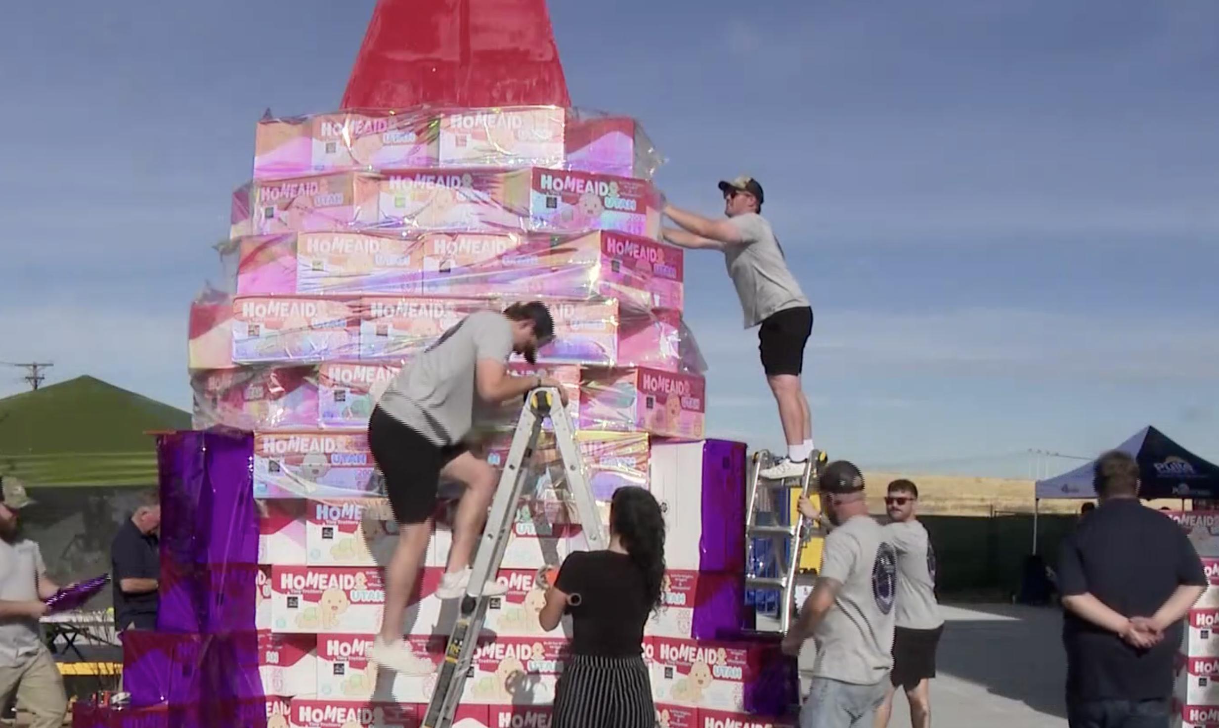 Utah families donate diapers, tour new homes for people experiencing homelessness