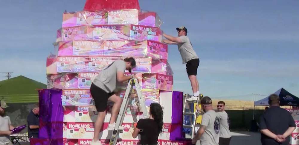 Utah families donate diapers, tour new homes for people experiencing homelessness