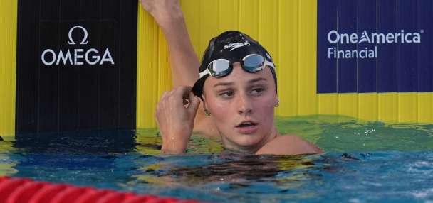 Kate Douglass storms to another 50 free world record, winning Pan Pacs in 23.19