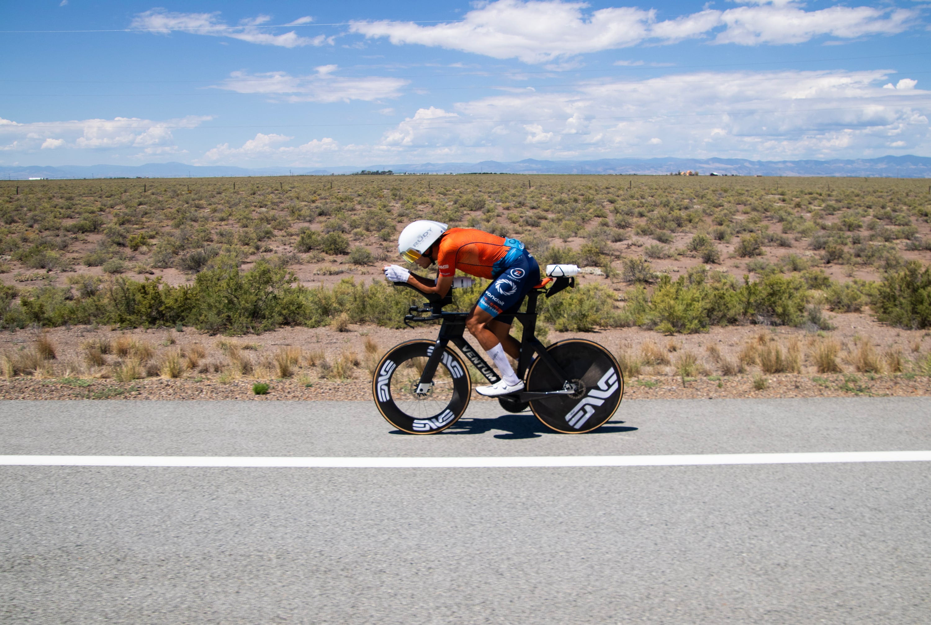 Utah endurance cyclist sets 'bonkers' speed record 