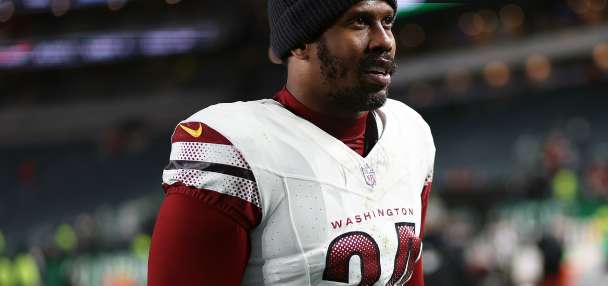 Von Miller is set to join his hometown Dallas Cowboys after agreeing to 1-year deal