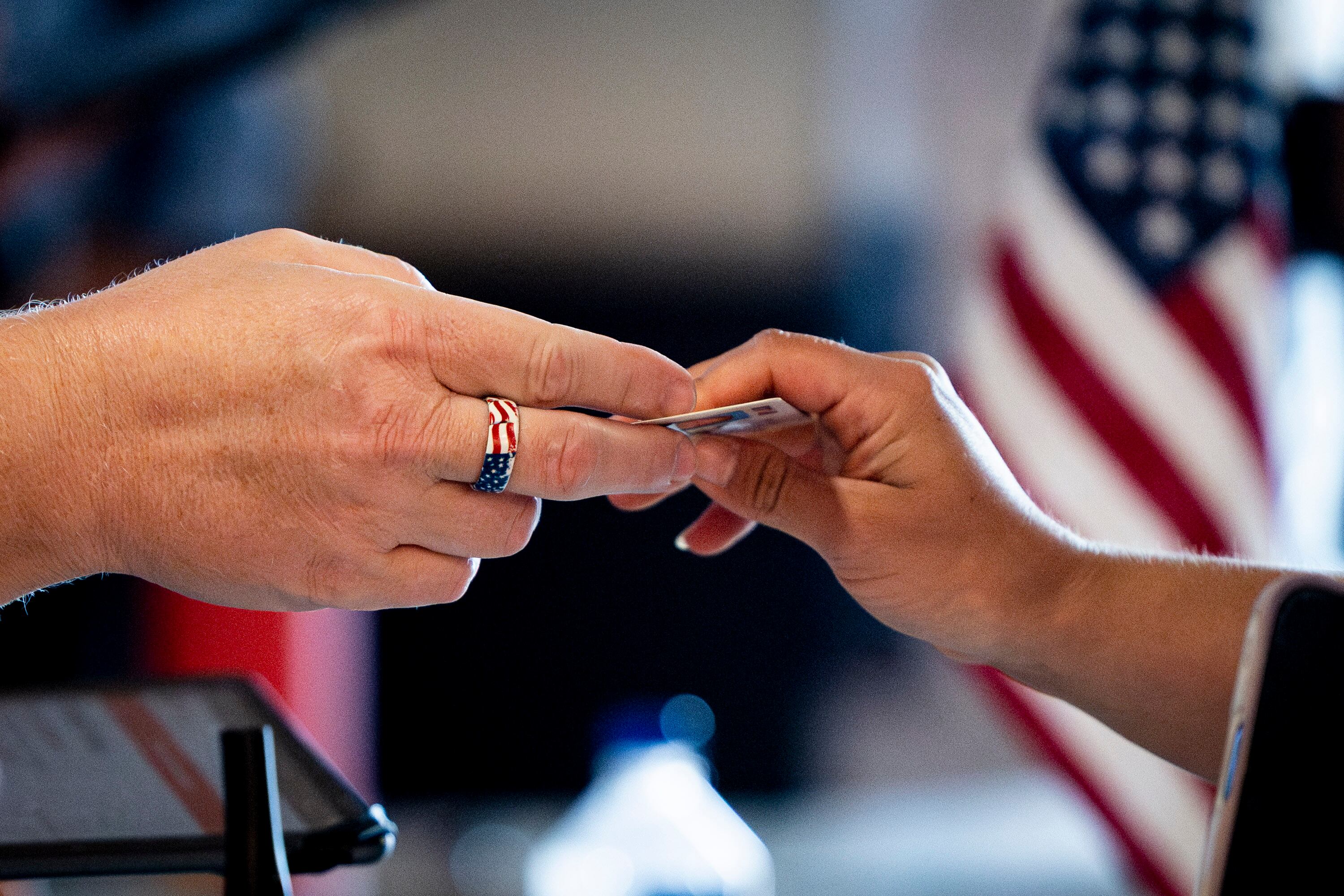 Poll: Utahns weigh in on voter ID and elections 
