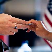 Poll: Utahns weigh in on voter ID and elections