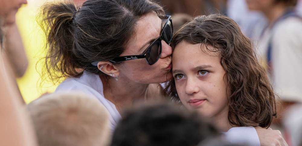 A few tips on how moms and dads can help kids manage back-to-school jitters