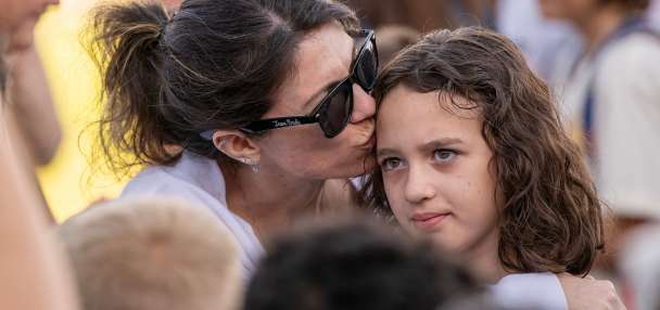 A few tips on how moms and dads can help kids manage back-to-school jitters