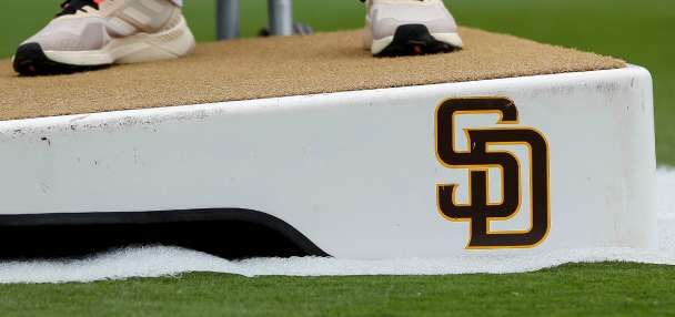 Former Venezuelan player working for San Diego Padres is detained by ICE