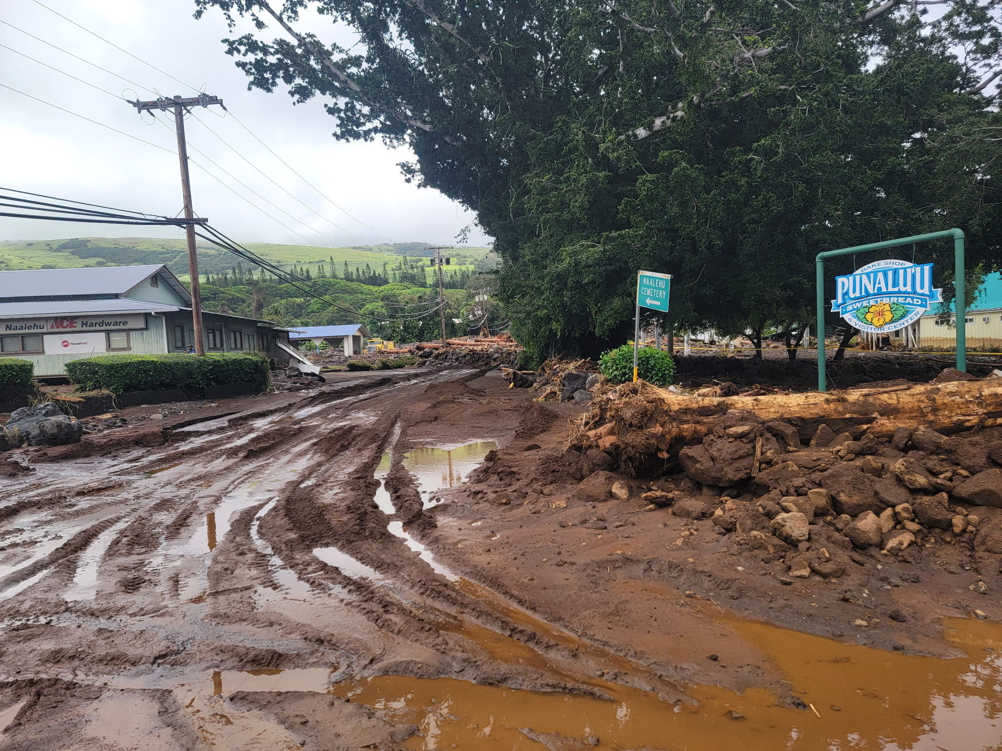 Still recovering from Hurricane Lala, Hawaii prepares for a possible weekend cyclone