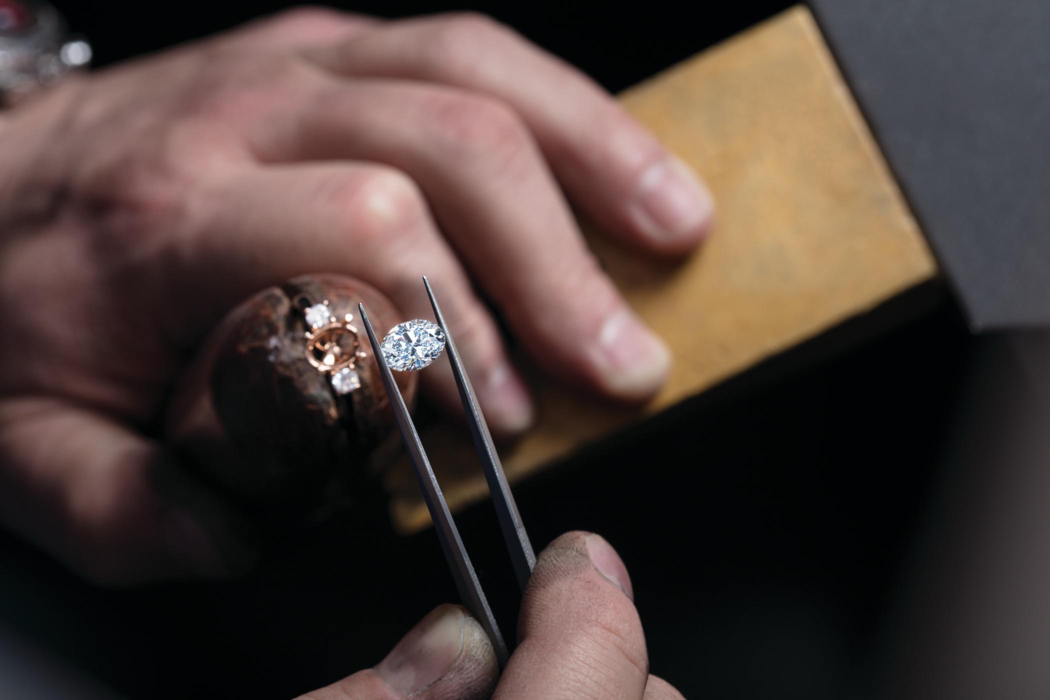 Expert advice on buying the perfect engagement ring