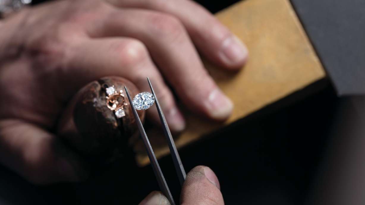 Expert advice on buying the perfect engagement ring