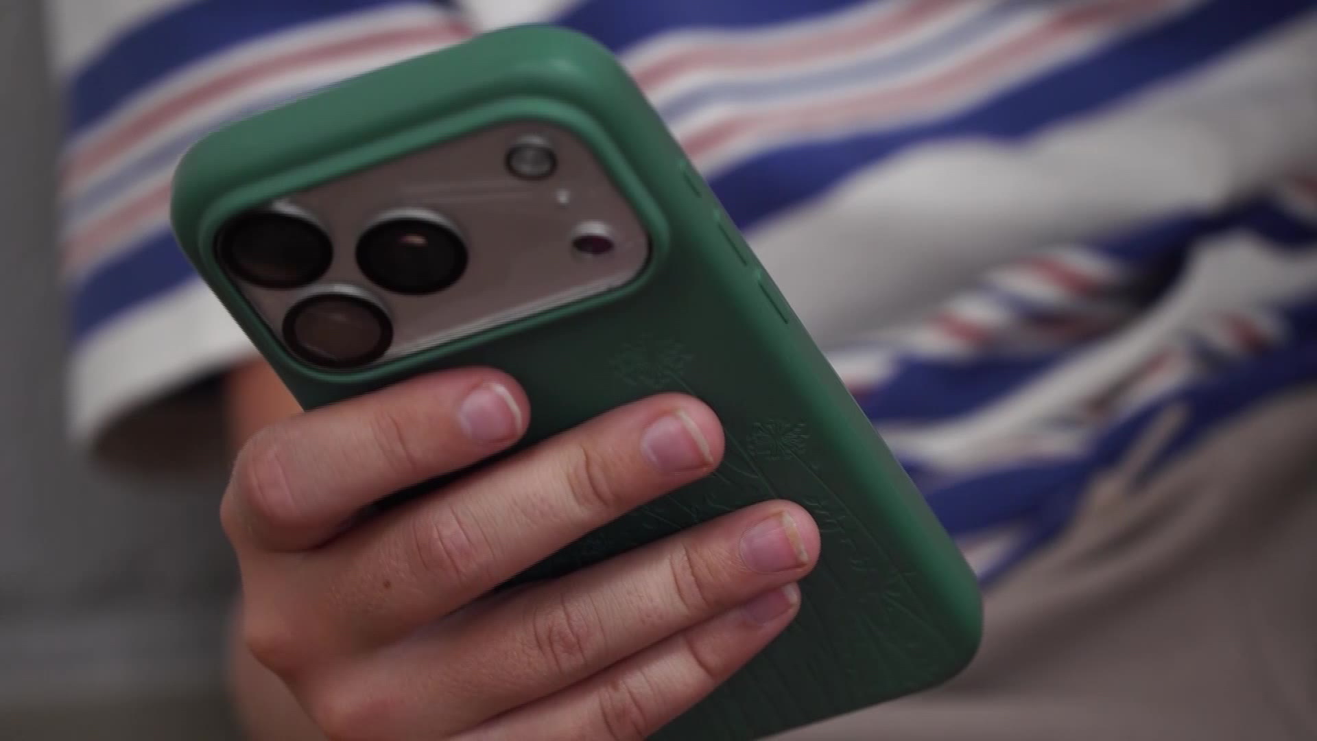 School districts, students and educators respond to new 'bell-to-bell' cellphone ban