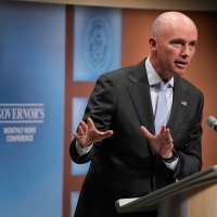 Utah Gov. Cox on the banana fallacy and nuclear safety