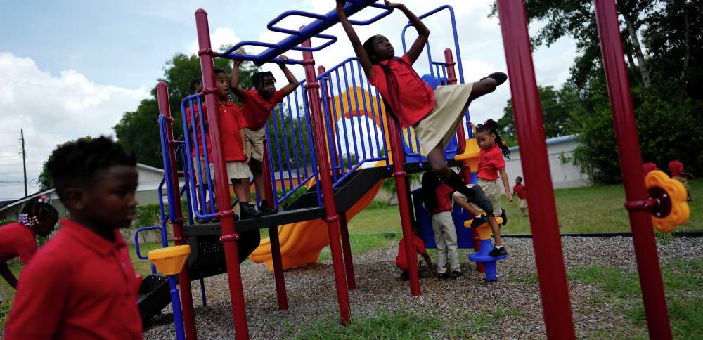 How to help your kids make friends at a new school