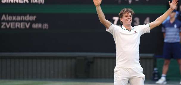 Top-ranked Jannik Sinner withdraws from the US Open with a knee injury
