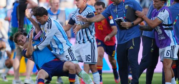 Paredes banned 10 games as FIFA suspends 3 Argentina players for World Cup final scuffle