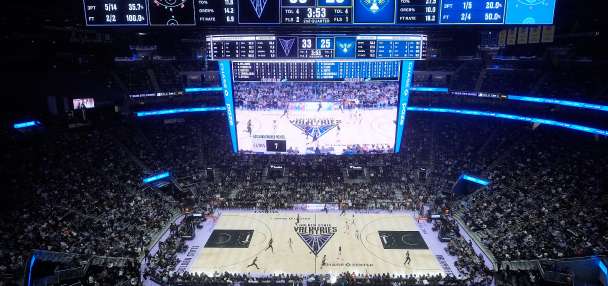 Sex toys tossed on court interrupt WNBA games in Chicago and LA in replay of 2025 incidents