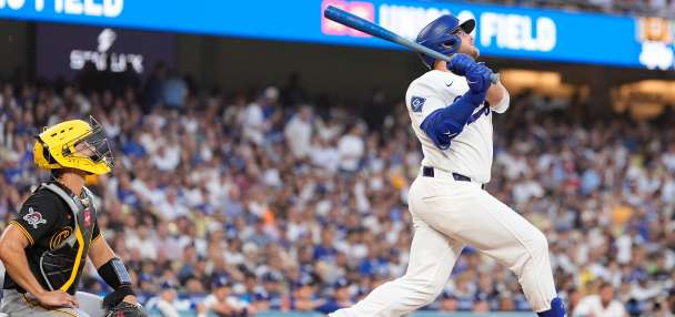 Tommy Edman delivers a 2-strike, 10th-inning walk-off single as the Dodgers edge the Pirates 5-4