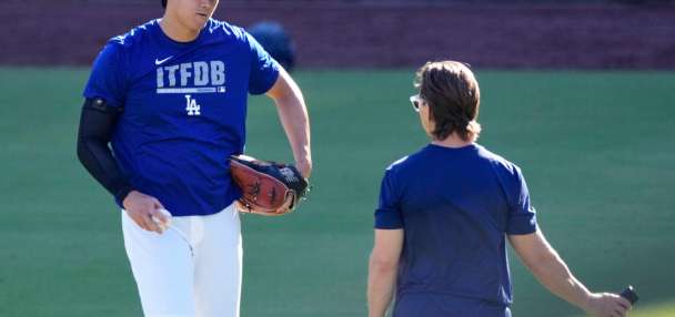 A thumbs-up and 30 pitches: Ohtani's latest step back toward the Dodgers' mound