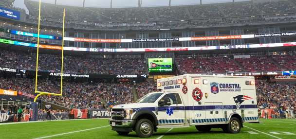 Eagles' Ja'Quinden Jackson has movement after being taken off in ambulance following injury