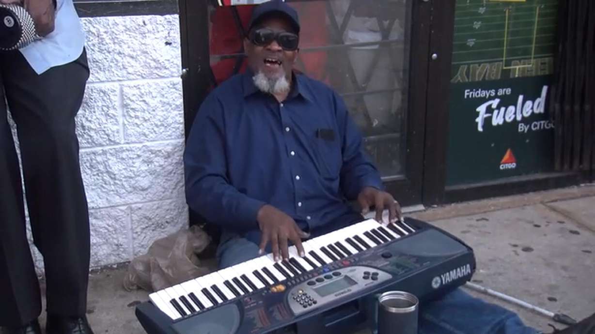 Blind Milwaukee man inspires community with his uplifting music.