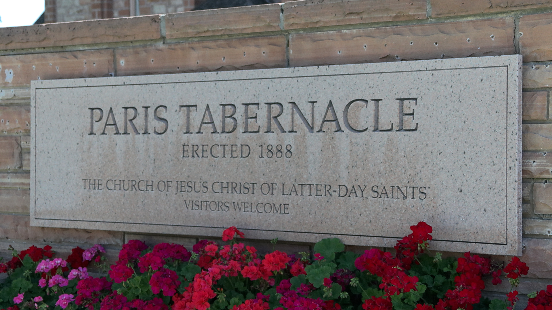 Historic Paris Tabernacle draws thousands of visitors during busy summer tourism season