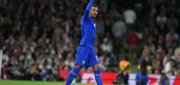 Rogers scores on debut as Chelsea beats Fulham to win Premier League opener