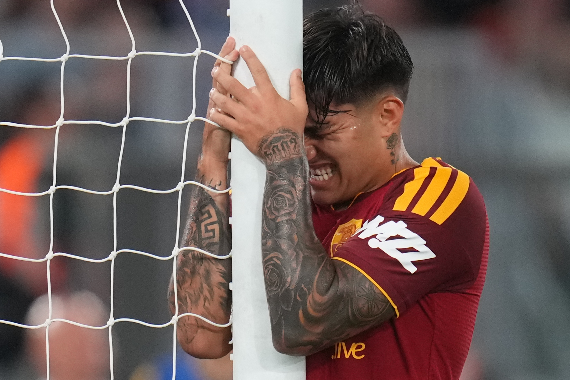 Rogers scores on Chelsea debut as Blues beat Fulham and Roma hammers Fiorentina