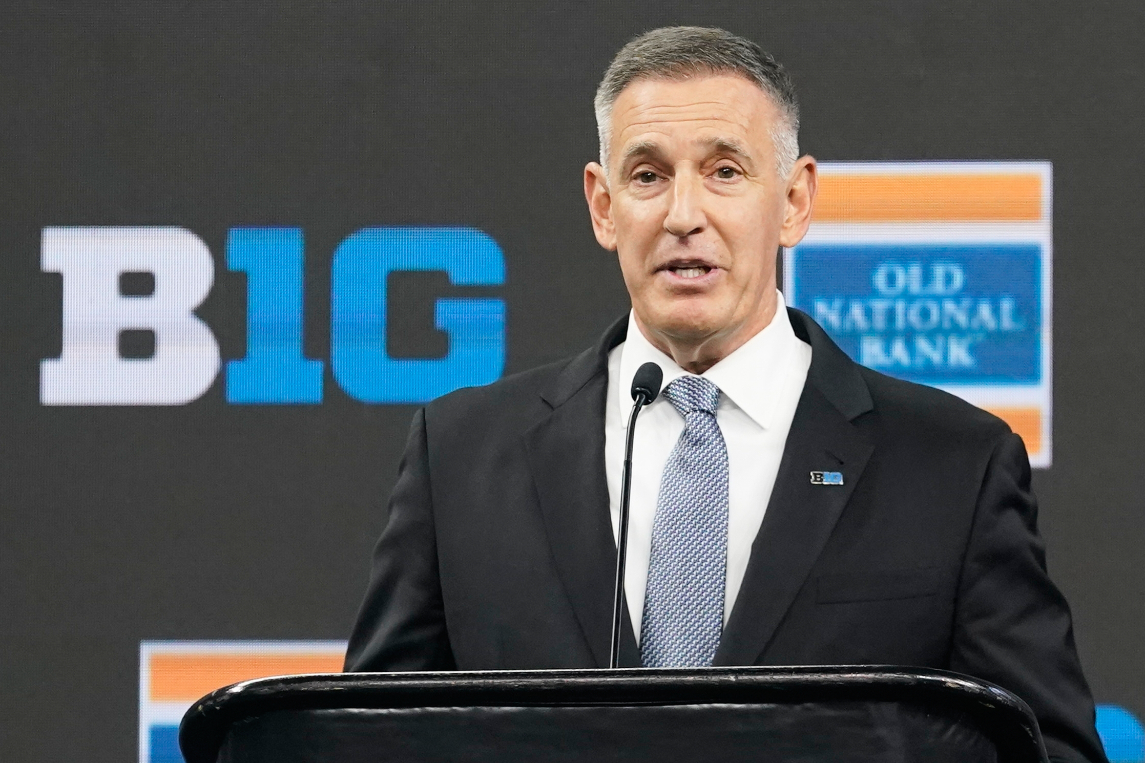 Big Ten plans to address eligibility after TE waived by NFL team intends to join LSU, AP source says