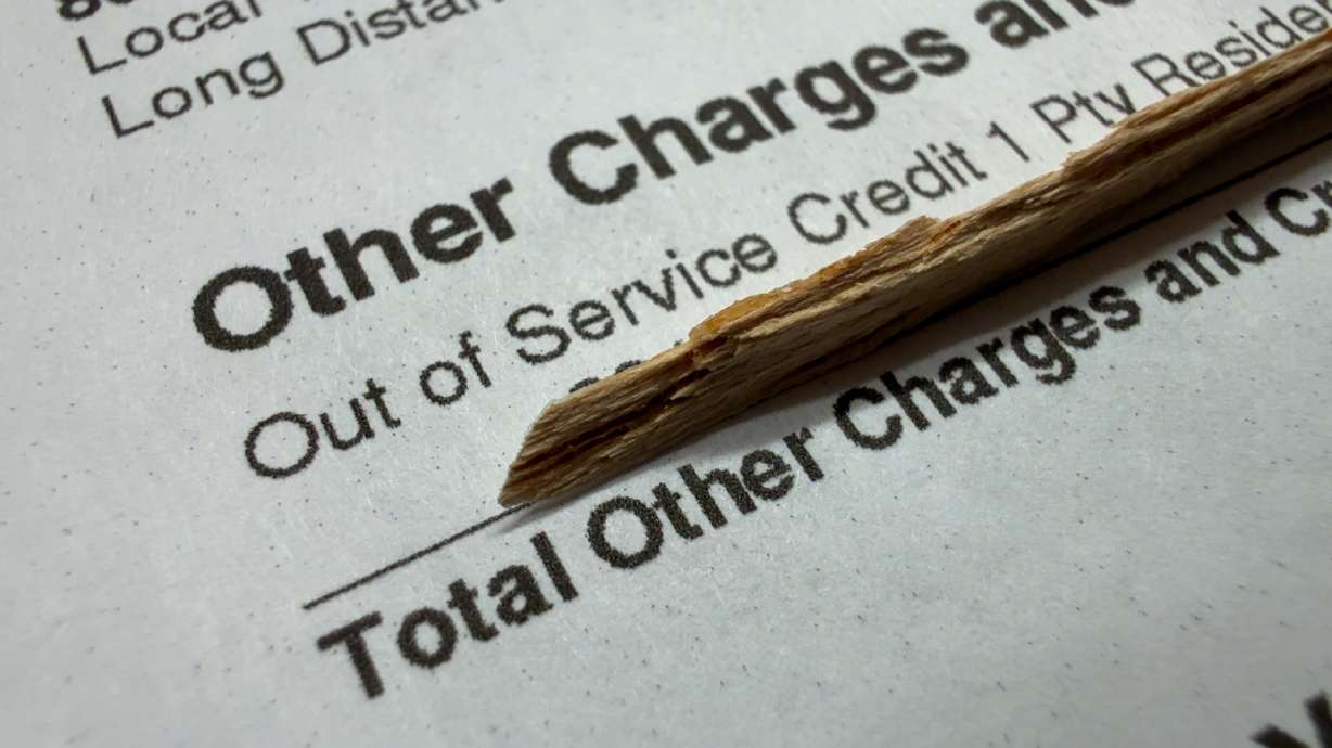 A CenturyLink bill shows an "out of service" credit after weeks without working phone service.