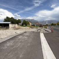 Why is a 200-yard stretch of road in Vineyard causing such a ruckus?