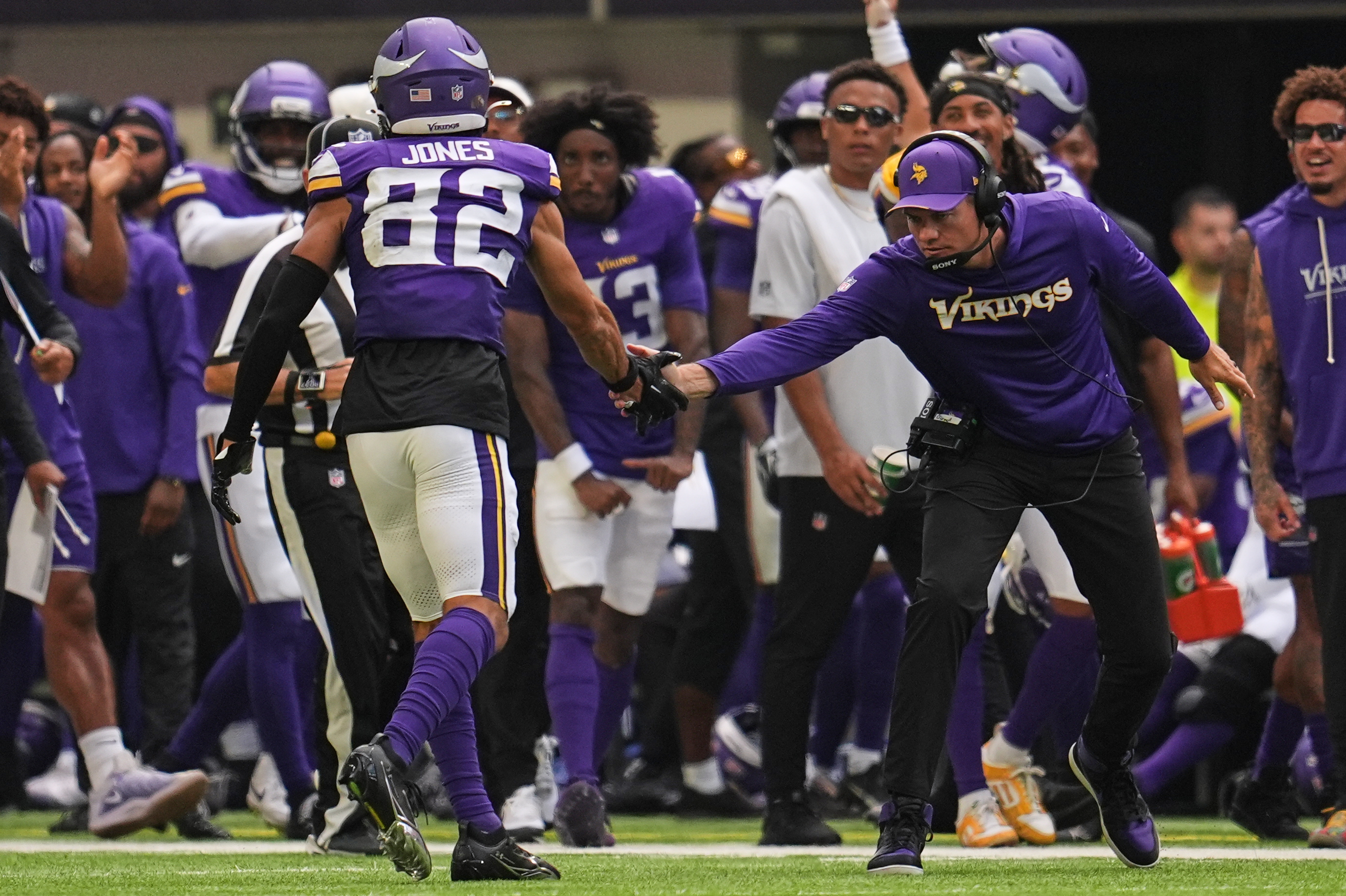 Vikings WR Jeshaun Jones gets a 3-game suspension for violating the NFL's substance abuse policy