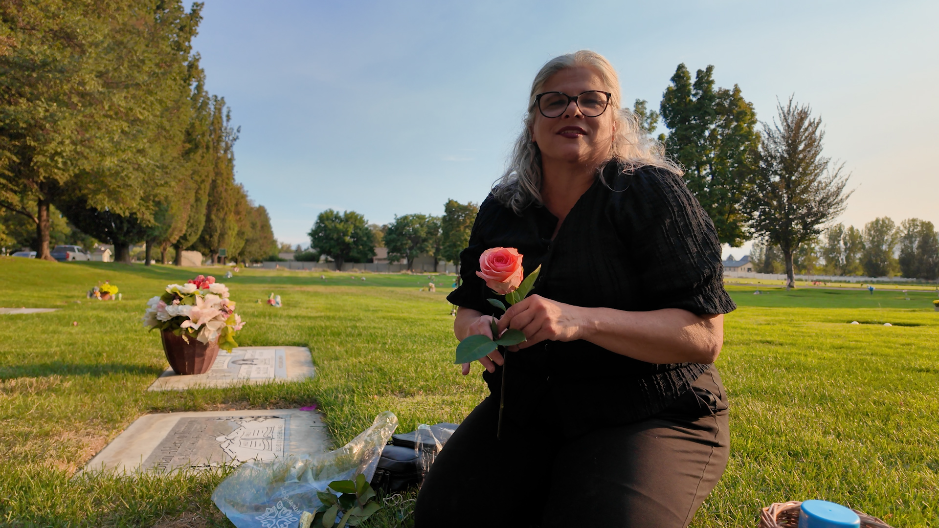 Following Dolly Parton’s death Tuesday, Alice Gold visits her husband’s gravesite.