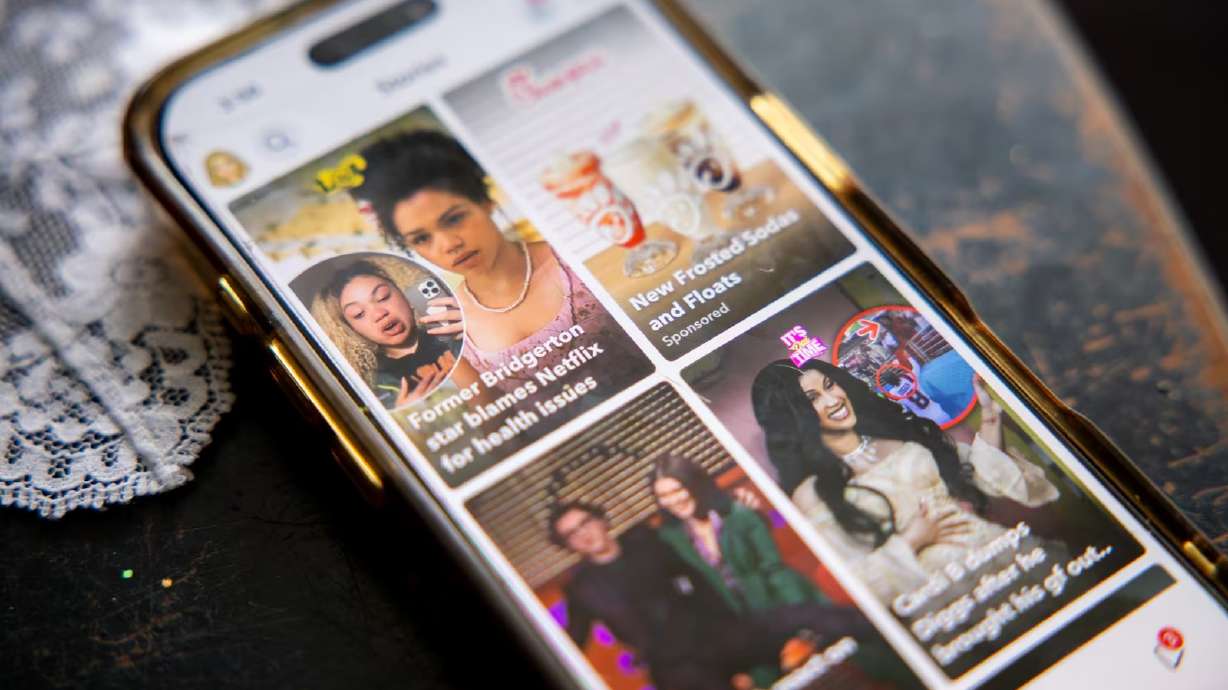 A new bipartisan bill would require social media influencers to disclose when they are being paid by foreign governments to amplify political messaging.