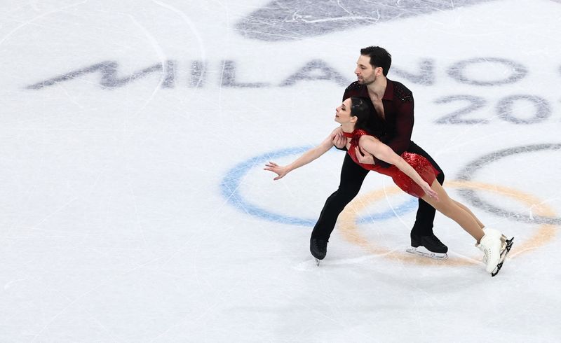 Figure skating-Stellato-Dudek to represent U.S. again, teams up with Siianytsia