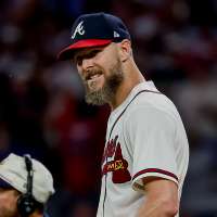 Braves' Sale demands ball in 9th to cap 1st complete game since 2019 in 1-0 shutout of Dodgers