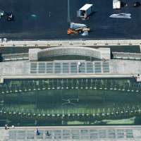 Kentucky woman indicted on charges she damaged the World War II Memorial in Washington
