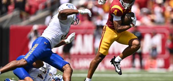 Jayden Maiava, new playmakers lead No. 14 USC to 42-26 win over San Jose State in season opener