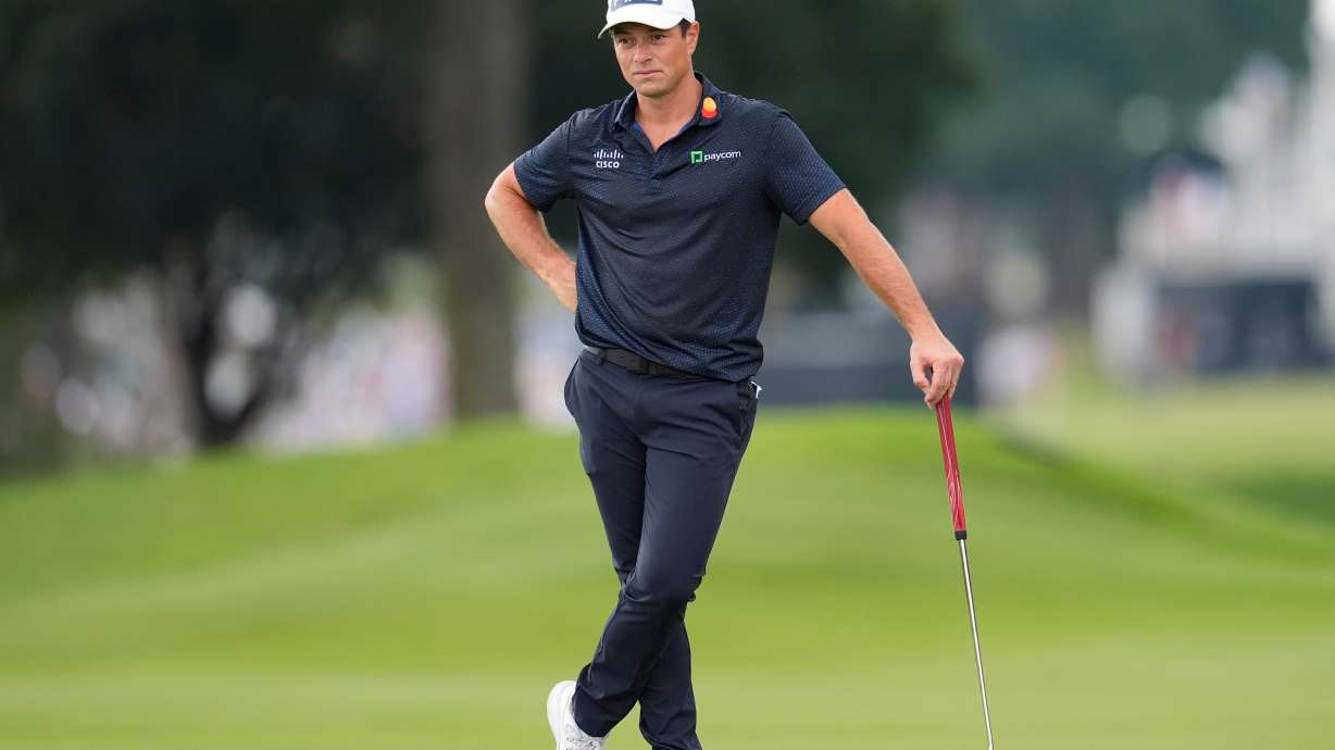 Viktor Hovland, of Norway, waits to putt on the first green during the third round of the PGA Tour Championship golf tournament, Saturday, Aug 29, 2026, in Atlanta.