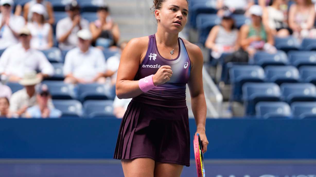 Jasmine Paolini, of Italy, reacts during the first round of the U.S. Open tennis championships against Veronika Erjavec, of Slovenia, Sunday, Aug. 30, 2026, in New York.