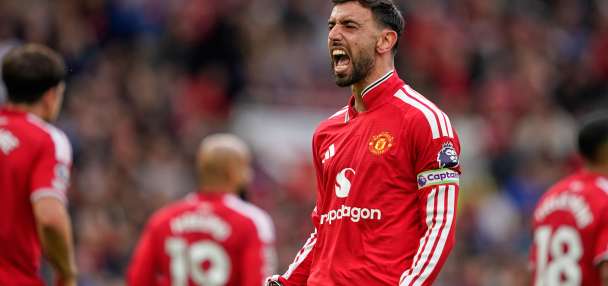Premier League: Fernandes hat trick inspires United's comeback win as Palmer stars again for Chelsea