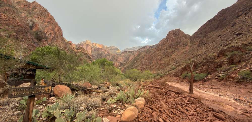 Grand Canyon IDs 2 hikers who died in flooding; 1 remains missing