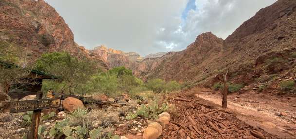 Death toll rises from Grand Canyon flooding; hotel accommodations now closed