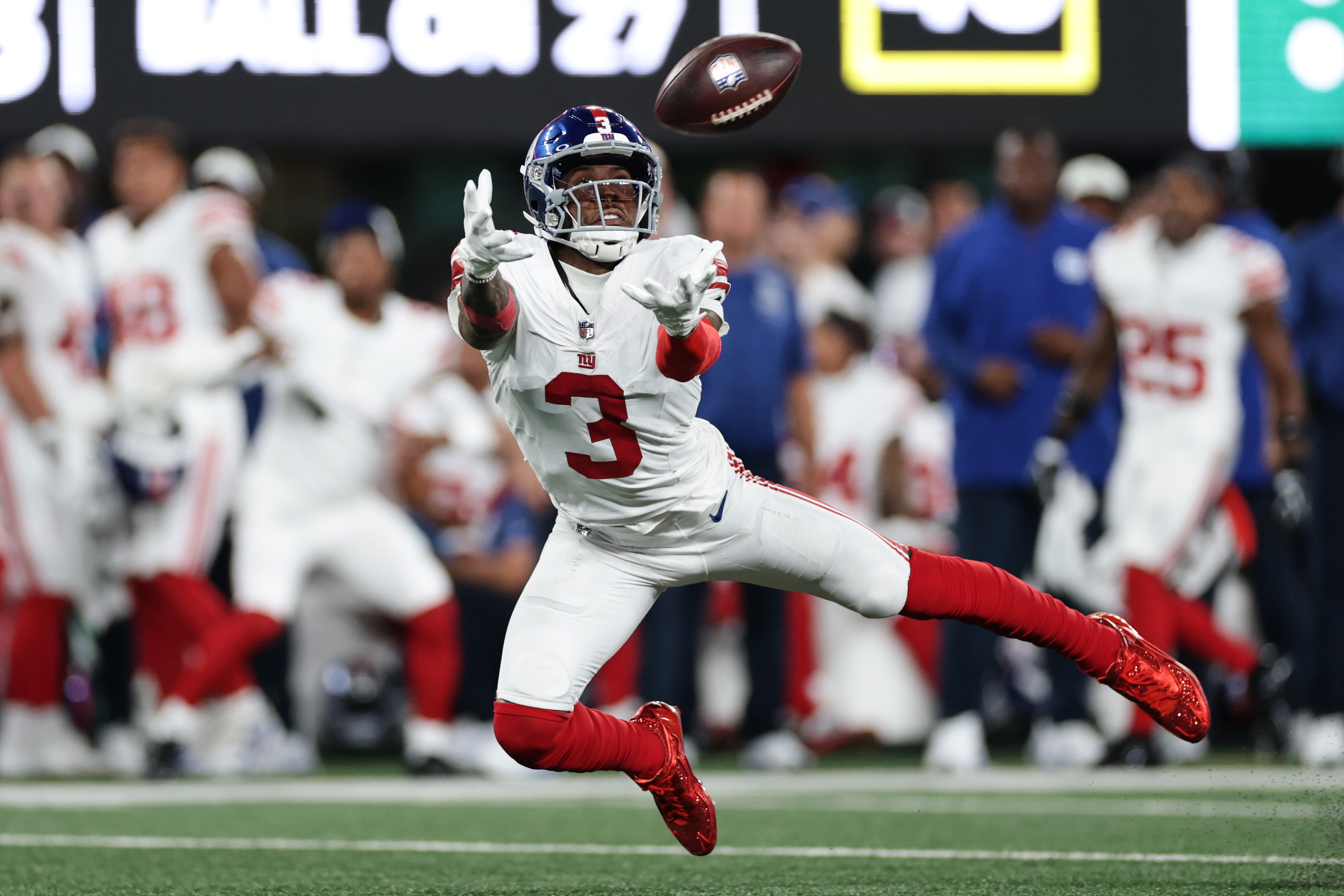 New York Giants wide receiver Odell Beckham Jr. (3) can't make the catch during the first half of a preseason NFL football game against the New York Jets, Friday, Aug. 28, 2026, in East Rutherford, N.J. 