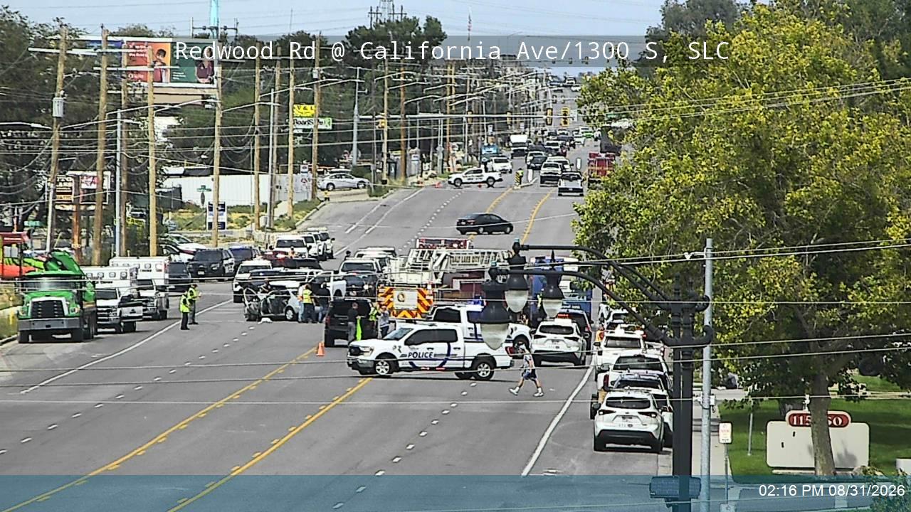 Fatal crash closes Redwood Road